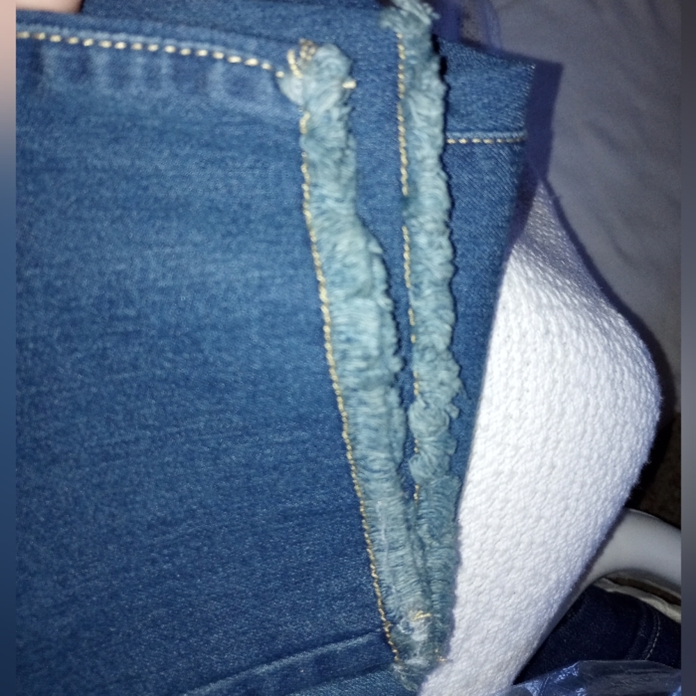 NWT ARIZONA JEAN CO - Plus 20 JUNIORS Medium Wash Denim Jeans  77% Cotton - Picture 9 of 13